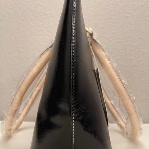 Black and cream tote bag. - Picture 7 of 17